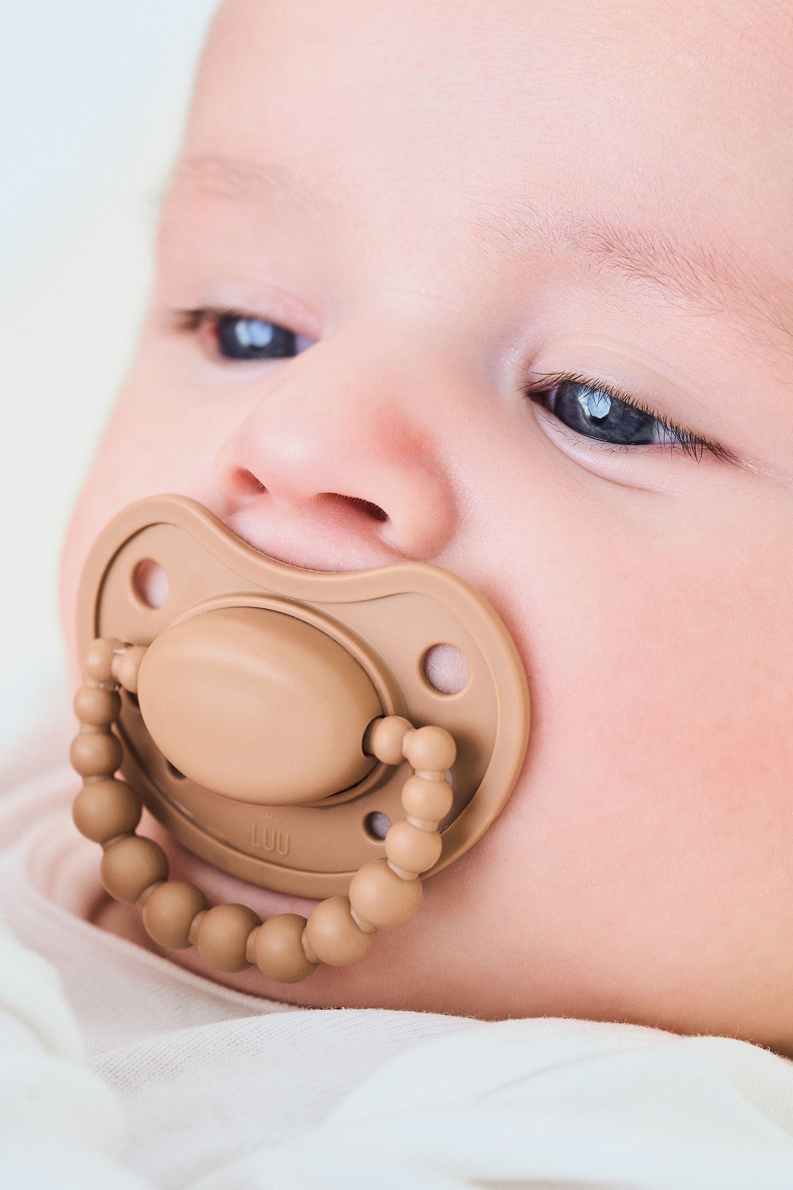 LUU Kids Positioning Ortodontik Medikal Silikon Emzik –  Milk Hazelnut