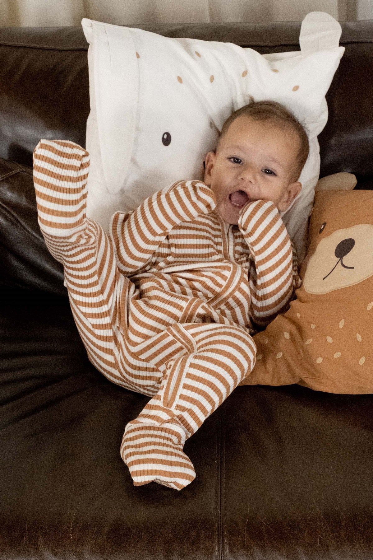 Kendinden Eldivenli ve Patikli Kaşkorse Modal Kahve Fermuarlı Tulum