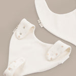 Sophie la girafe 2'li Sıvı Geçirmez Emzik Tutucu Önlük Seti