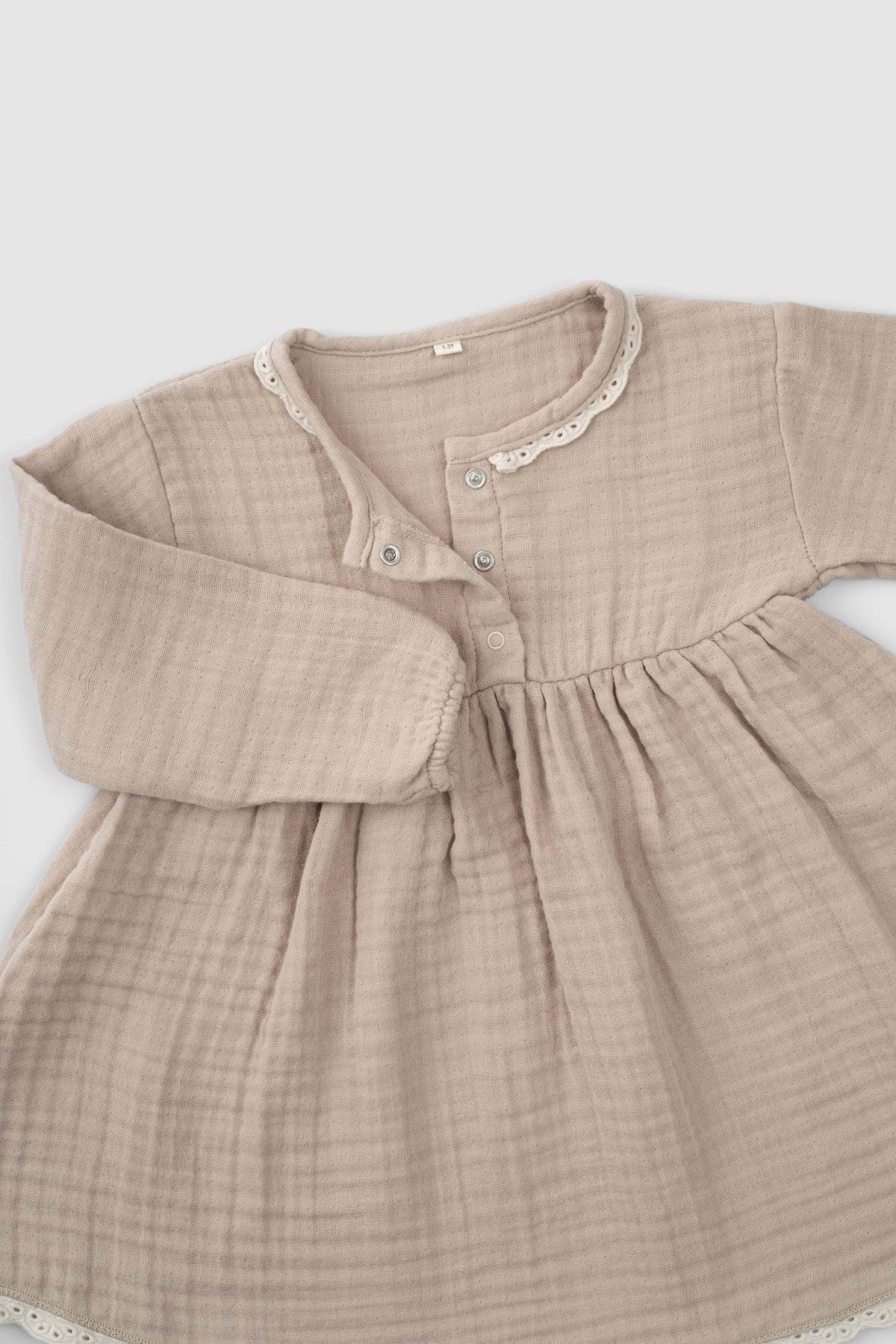 Organik Pamuk Müslin Büzgülü Bebek Elbisesi Bej